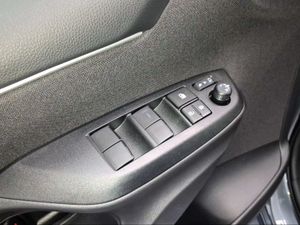 Toyota Yaris 1.5 130H Style  - Foto 24
