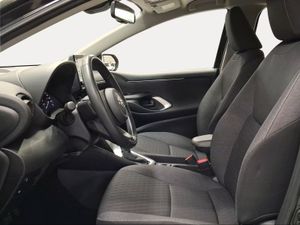 Toyota Yaris 1.5 120H Active Tech  - Foto 13