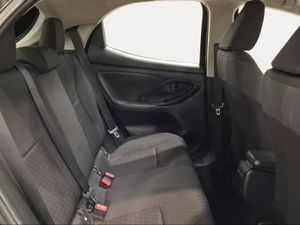 Toyota Yaris 1.5 120H Active Tech  - Foto 8