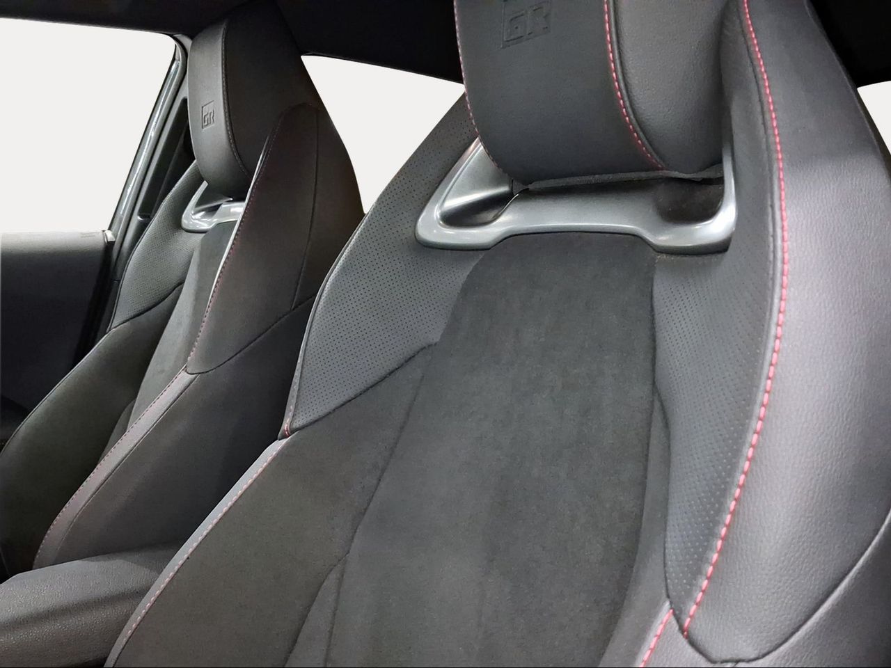 Toyota C-HR 2.0 220PH GR Sport  - Foto 23