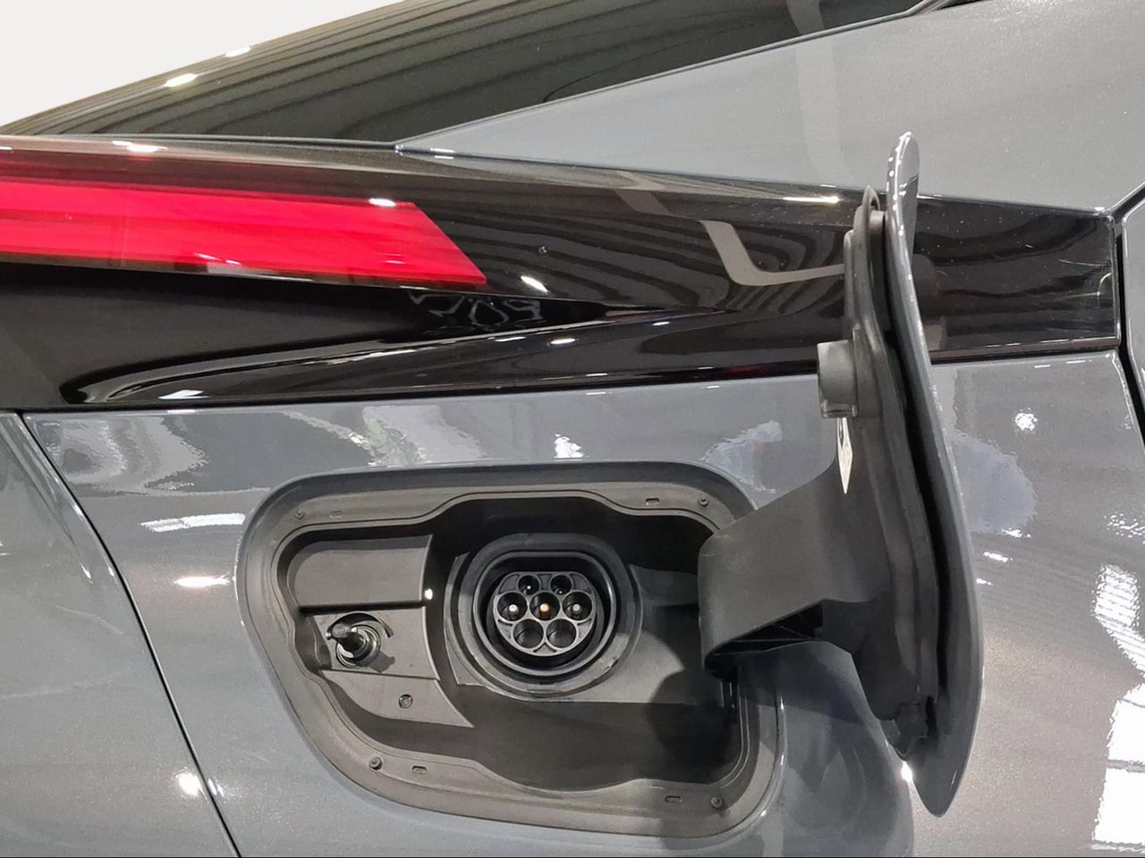 Toyota C-HR 2.0 220PH GR Sport  - Foto 7