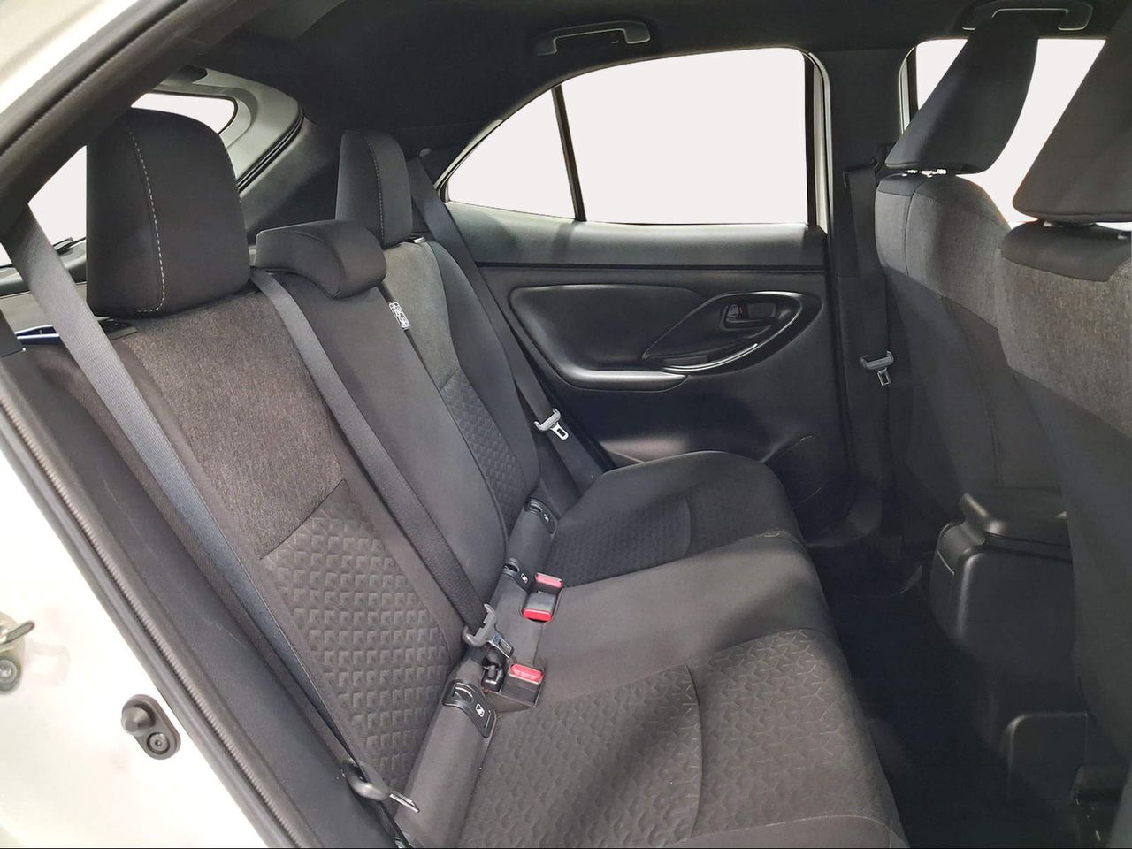 Toyota Yaris Cross 1.5 120H Active Tech  - Foto 8