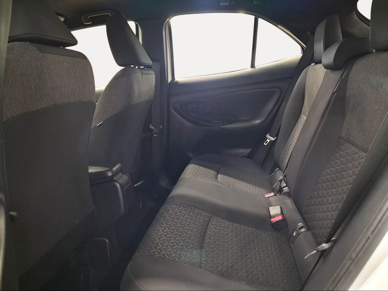 Toyota Yaris Cross 1.5 120H Active Tech  - Foto 12