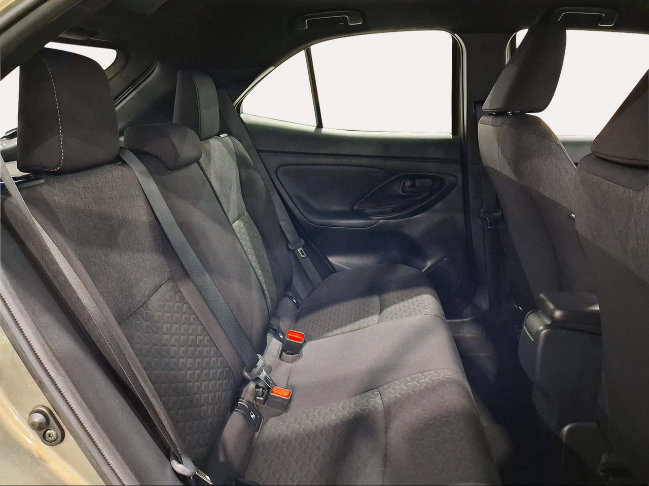 Toyota Yaris Cross 1.5 120H Active Tech  - Foto 8