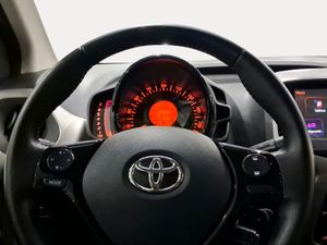Toyota Aygo 1.0 70 x-play  - Foto 14
