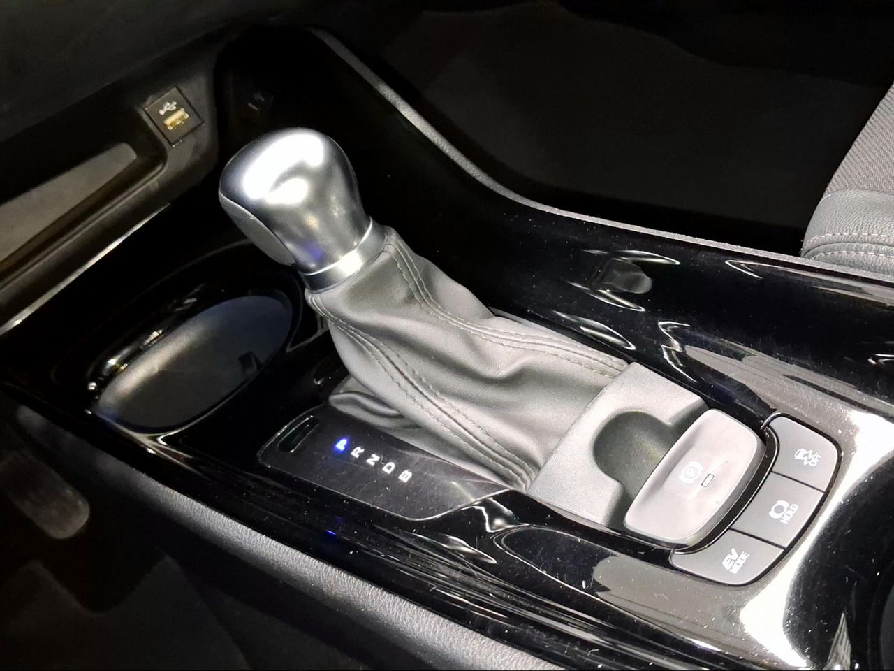 Toyota C-HR 1.8 125H Advance  - Foto 21