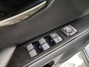 Lexus UX 2.0 250h Business  - Foto 18
