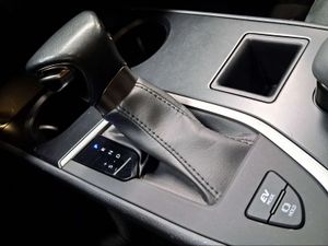 Lexus UX 2.0 250h Business  - Foto 16