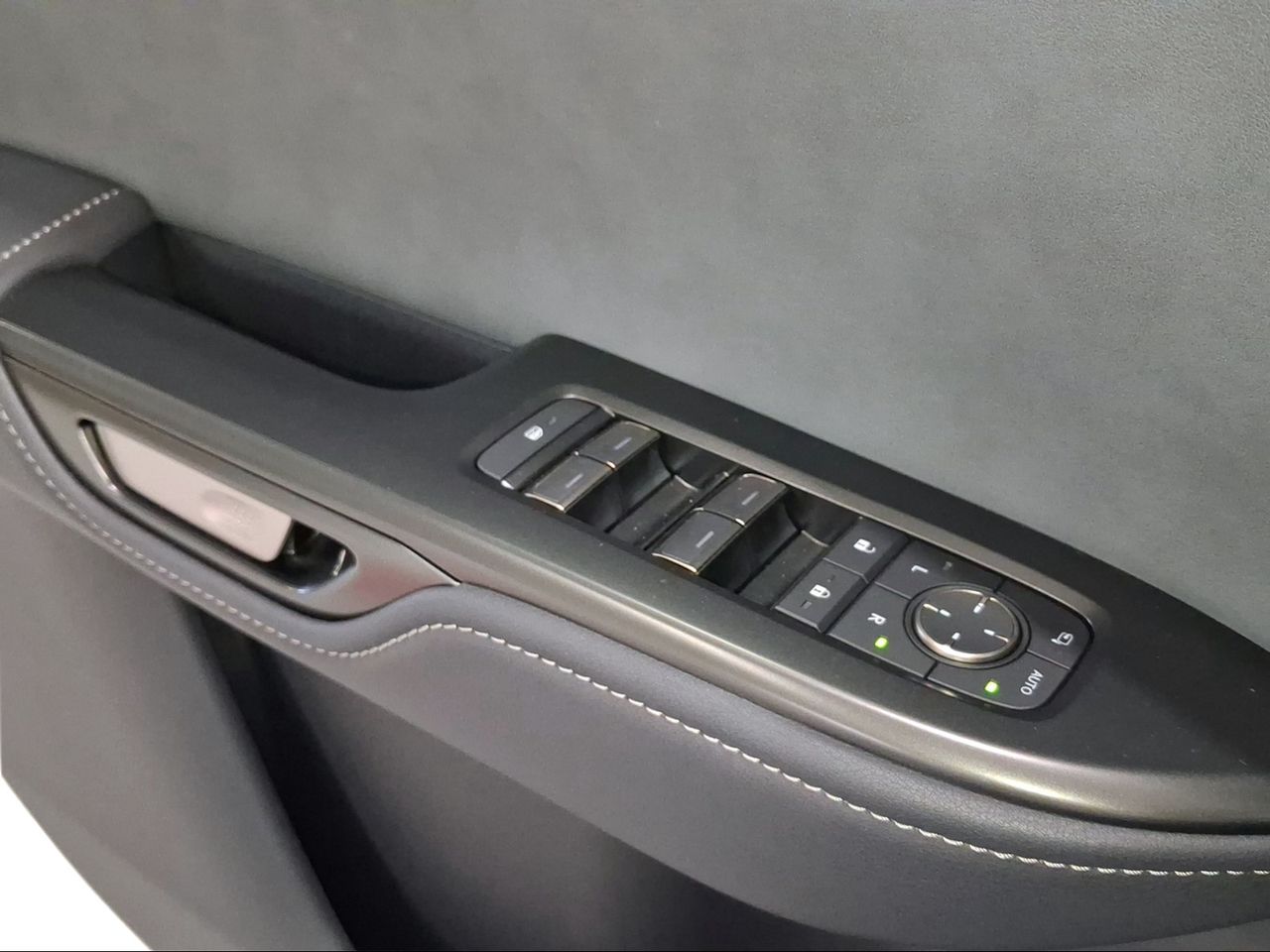 Lexus RZ 350e e-Premium FWD  - Foto 18