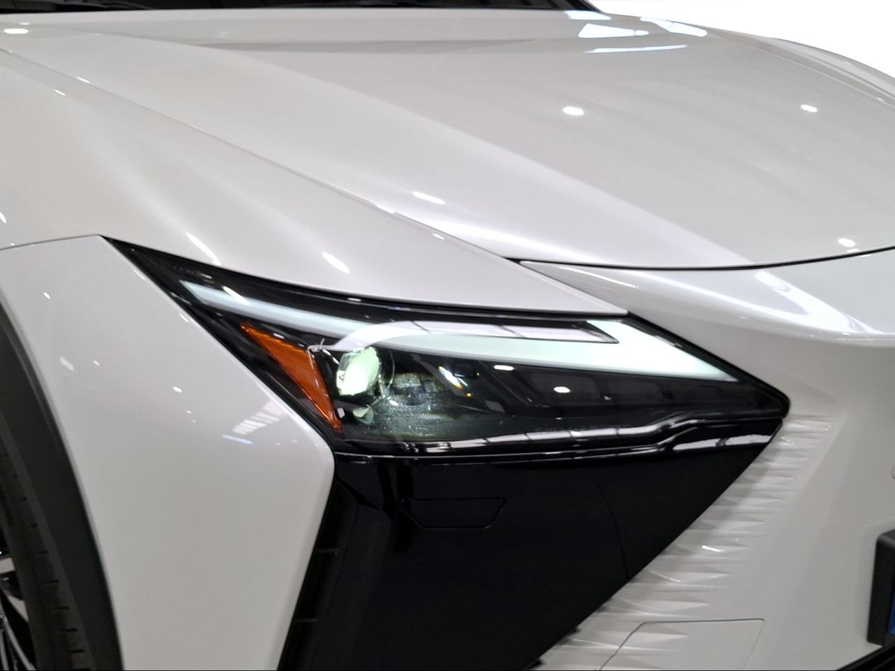 Lexus RZ 350e e-Premium FWD  - Foto 23