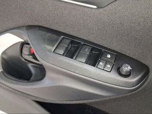 Toyota Yaris 1.5 120H Active Plus  - Foto 22