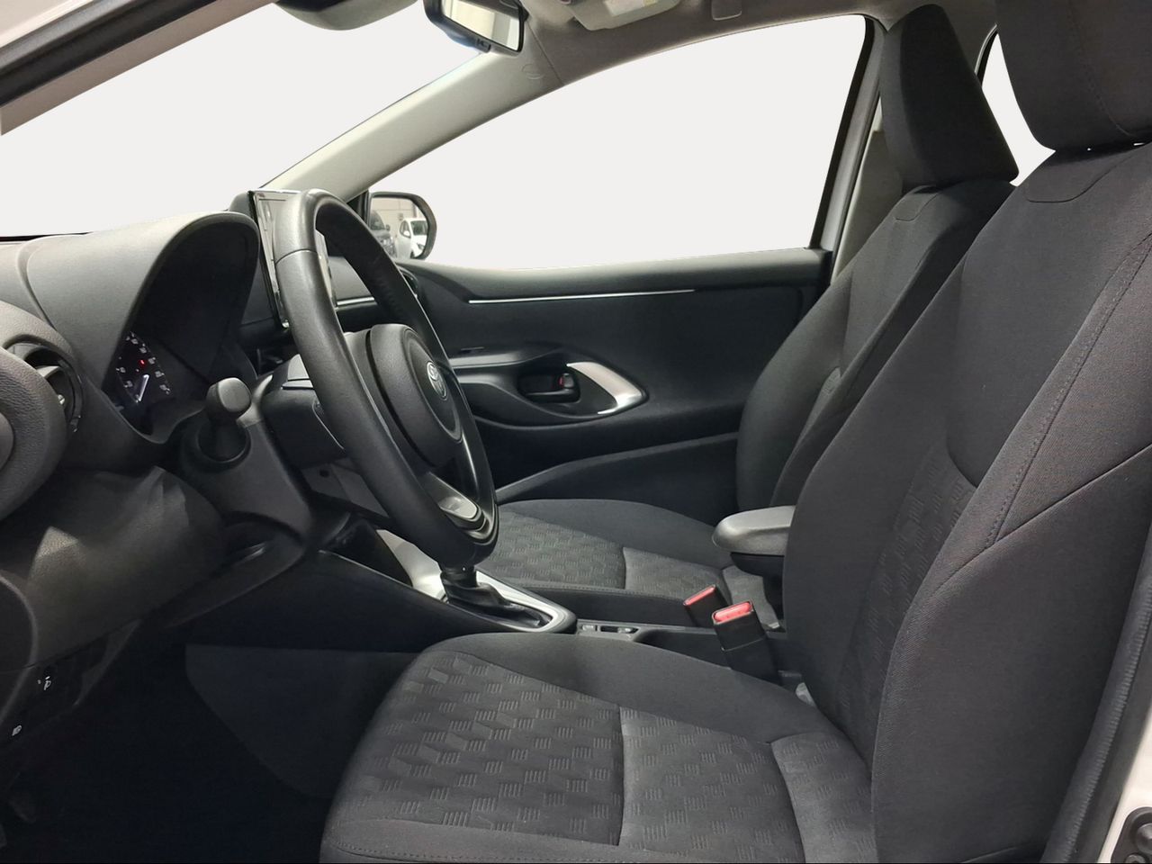 Toyota Yaris 1.5 120H Active Plus  - Foto 13