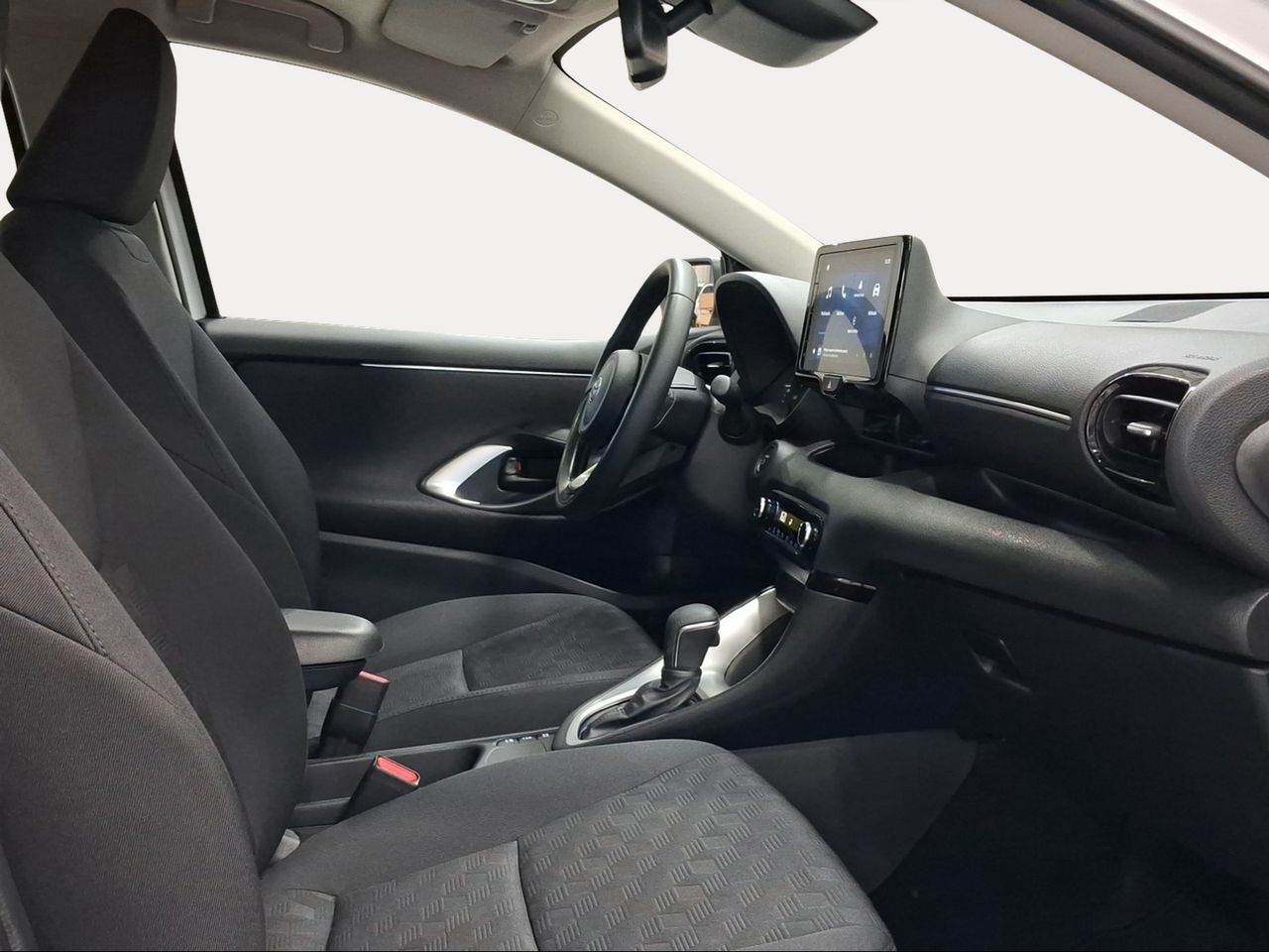 Toyota Yaris 1.5 120H Active Plus  - Foto 7