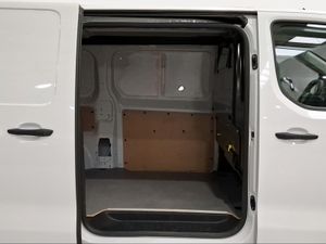 Toyota Proace VAN GX 1PL L1 1.5D 120CV 6TM  - Foto 8