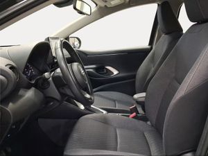 Toyota Yaris 1.5 120H Active Tech  - Foto 13