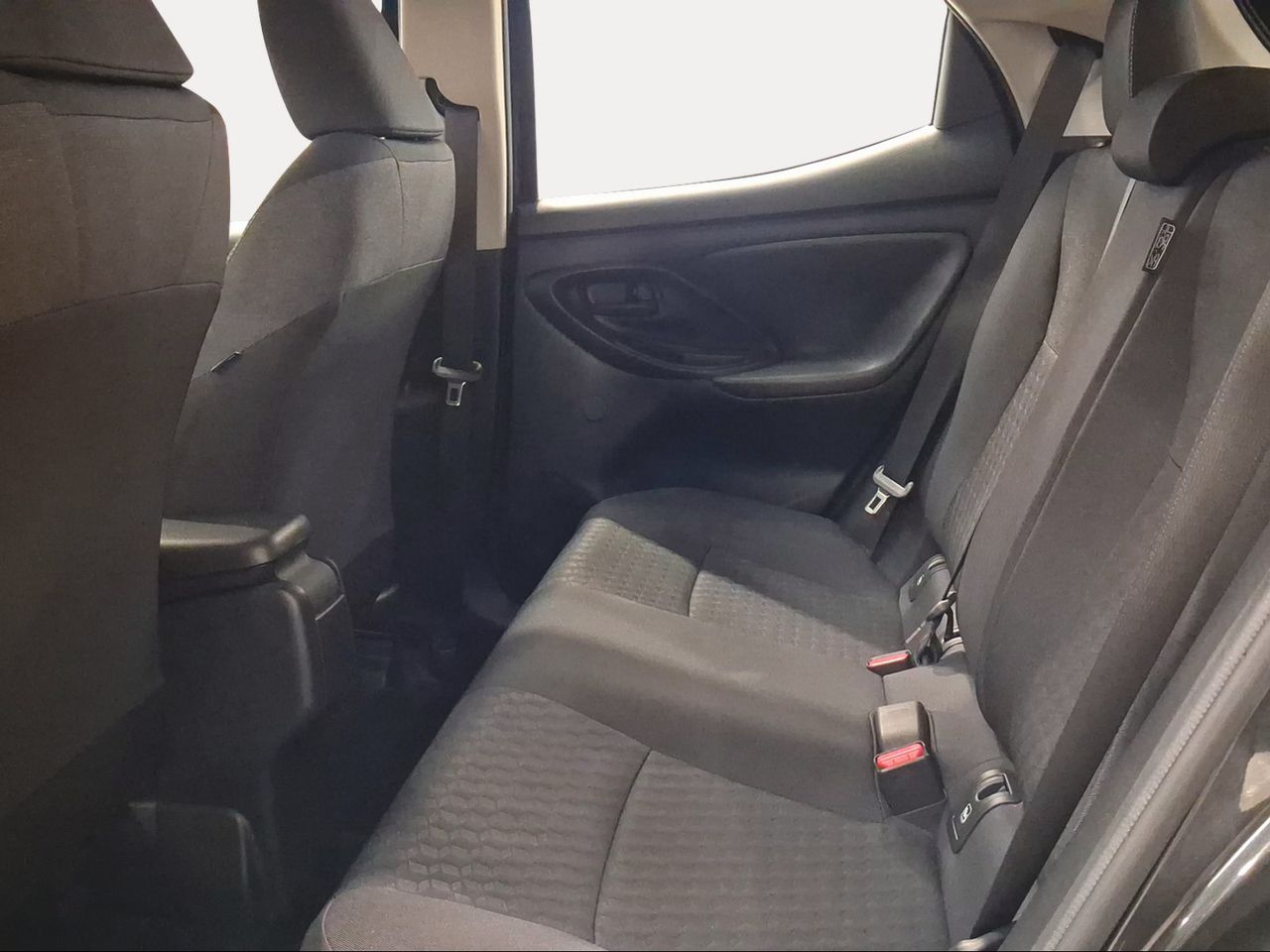 Toyota Yaris 1.5 120H Active Tech  - Foto 12