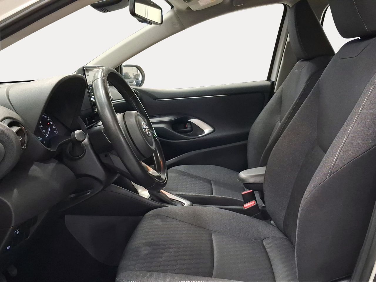Toyota Yaris 1.5 120H Active Tech  - Foto 13