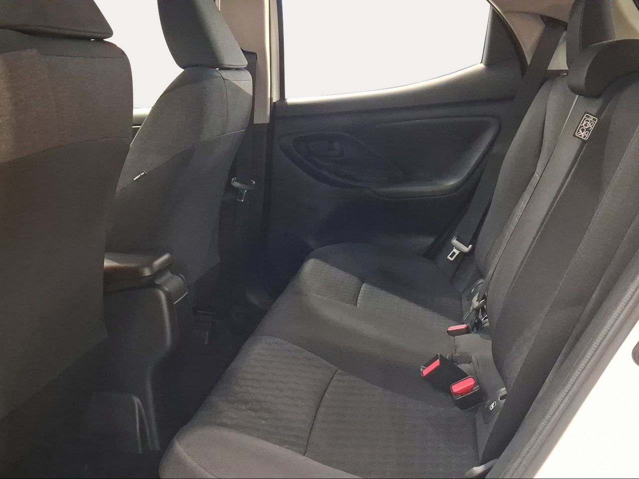 Toyota Yaris 1.5 120H Active Tech  - Foto 12