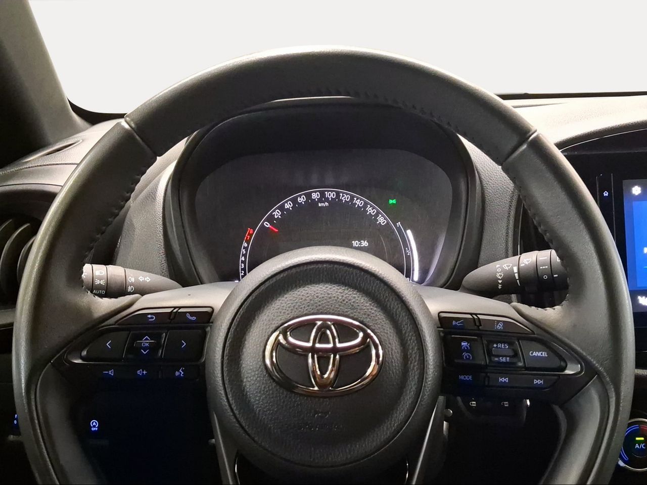 Toyota Aygo X Cross 1.0 VVT-I 72CV Play  - Foto 14