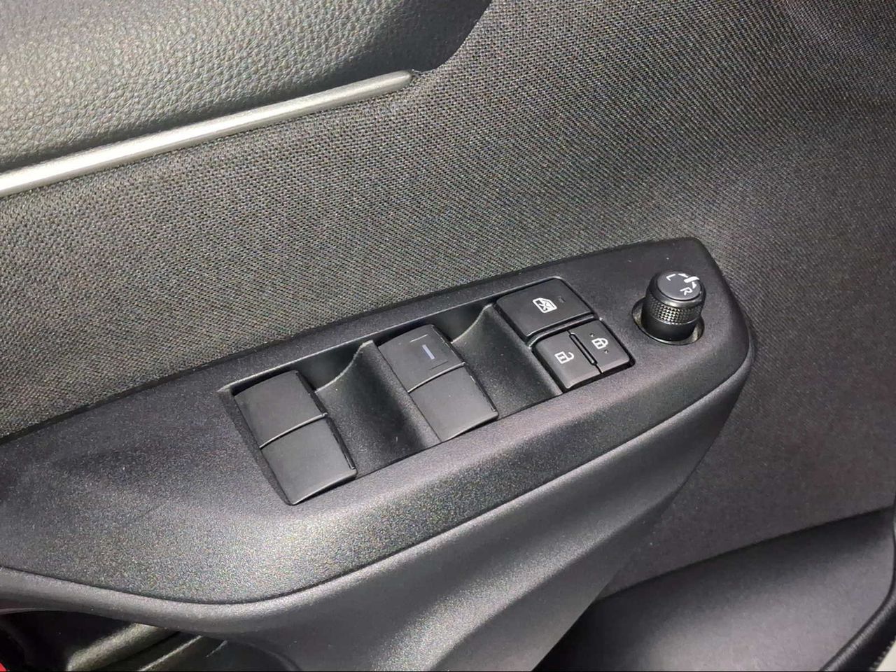 Toyota Yaris 1.5 120H Active Plus  - Foto 23