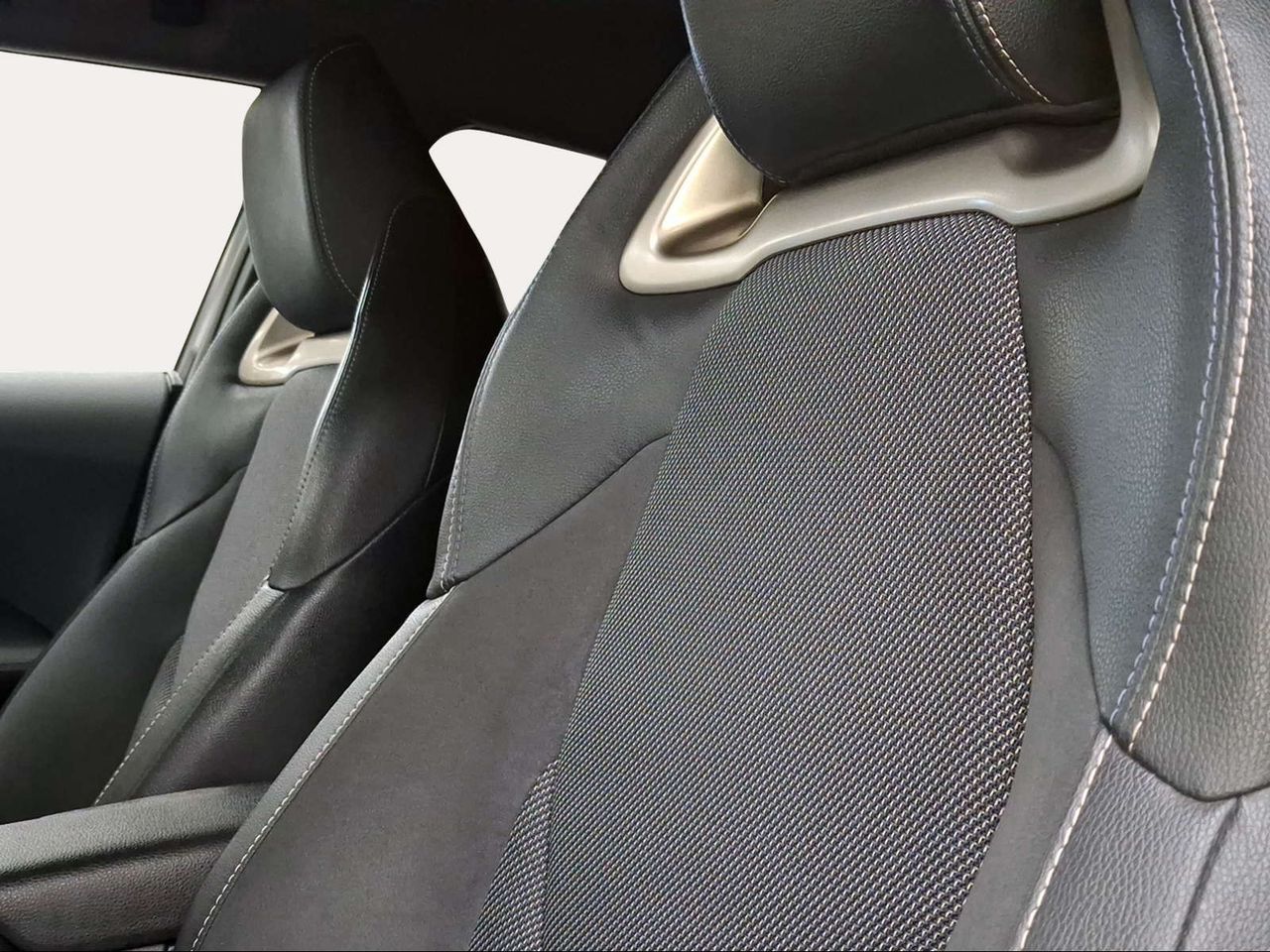 Toyota C-HR 1.8 Spirit Hybrid 140  - Foto 23