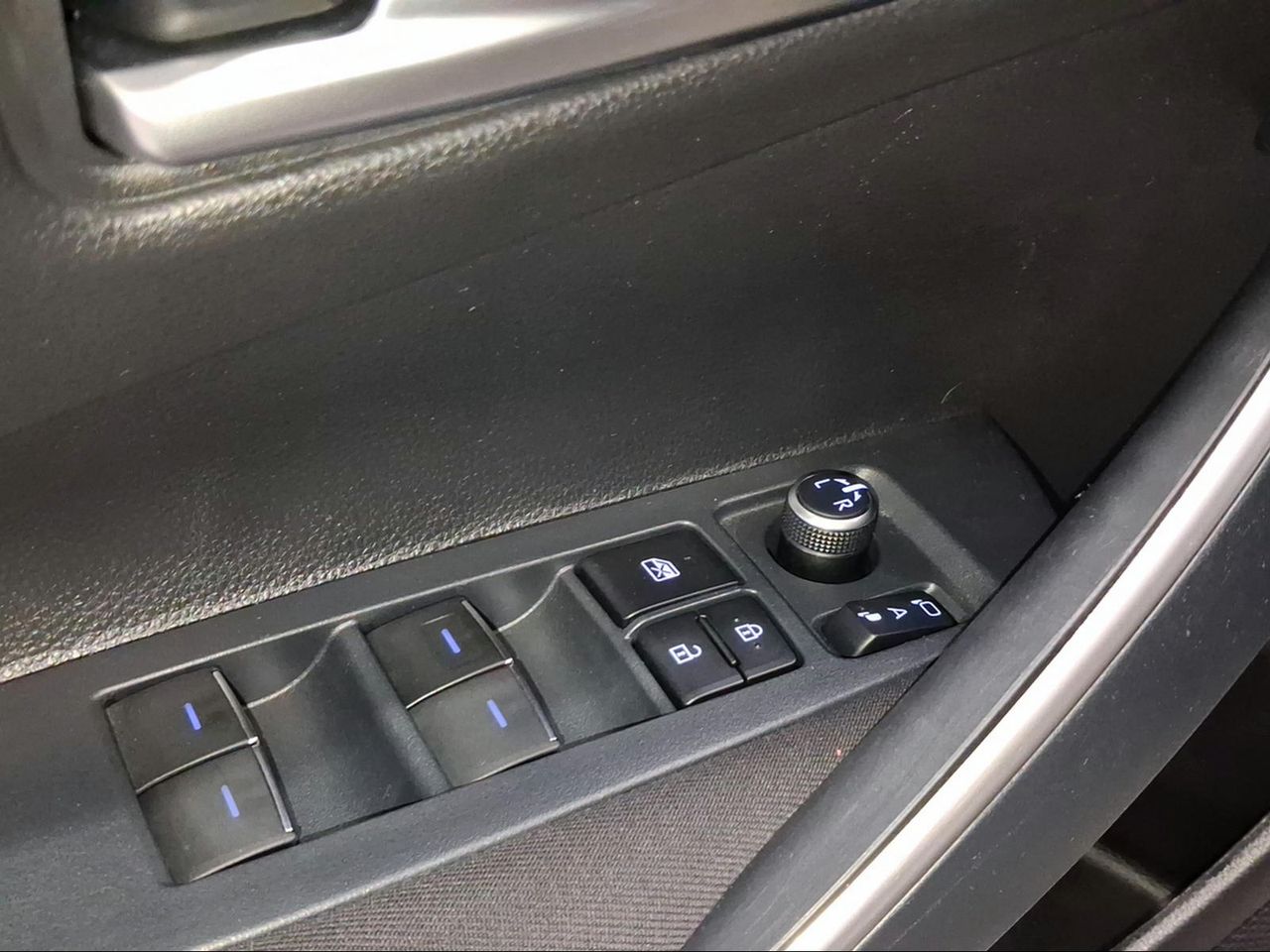 Toyota Corolla 1.8 125H STYLE E-CVT SEDAN  - Foto 22