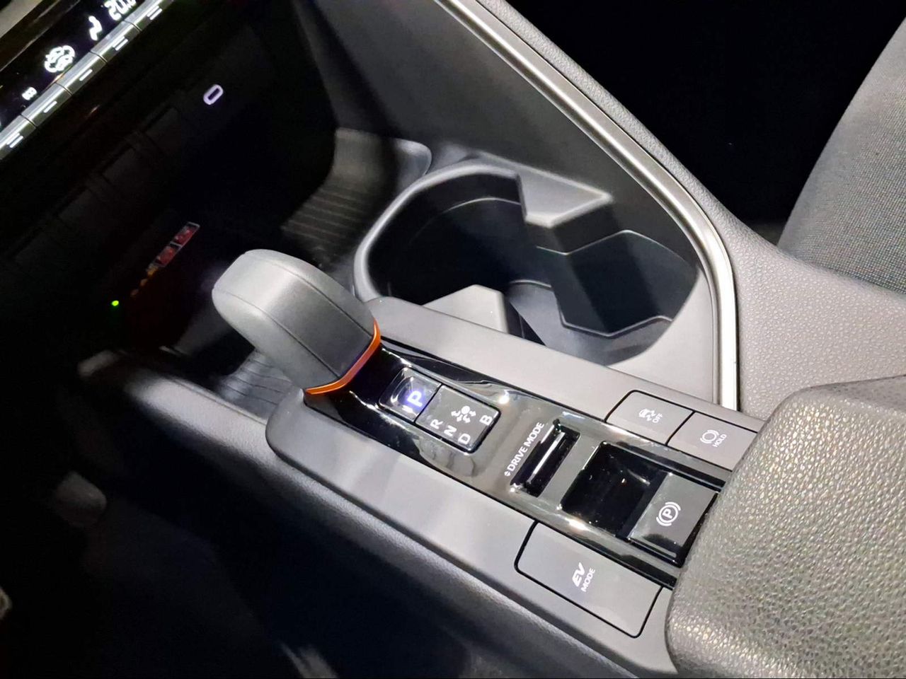 Toyota C-HR 1.8 140H Advance Plus Skyview  - Foto 24