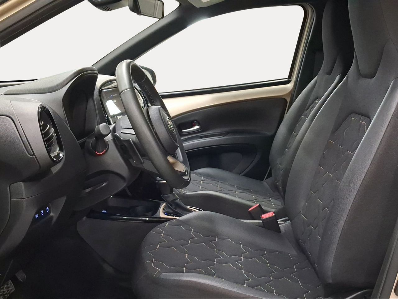 Toyota Aygo X Cross 1.0 VVT-I 72CV Chic CVT  - Foto 13
