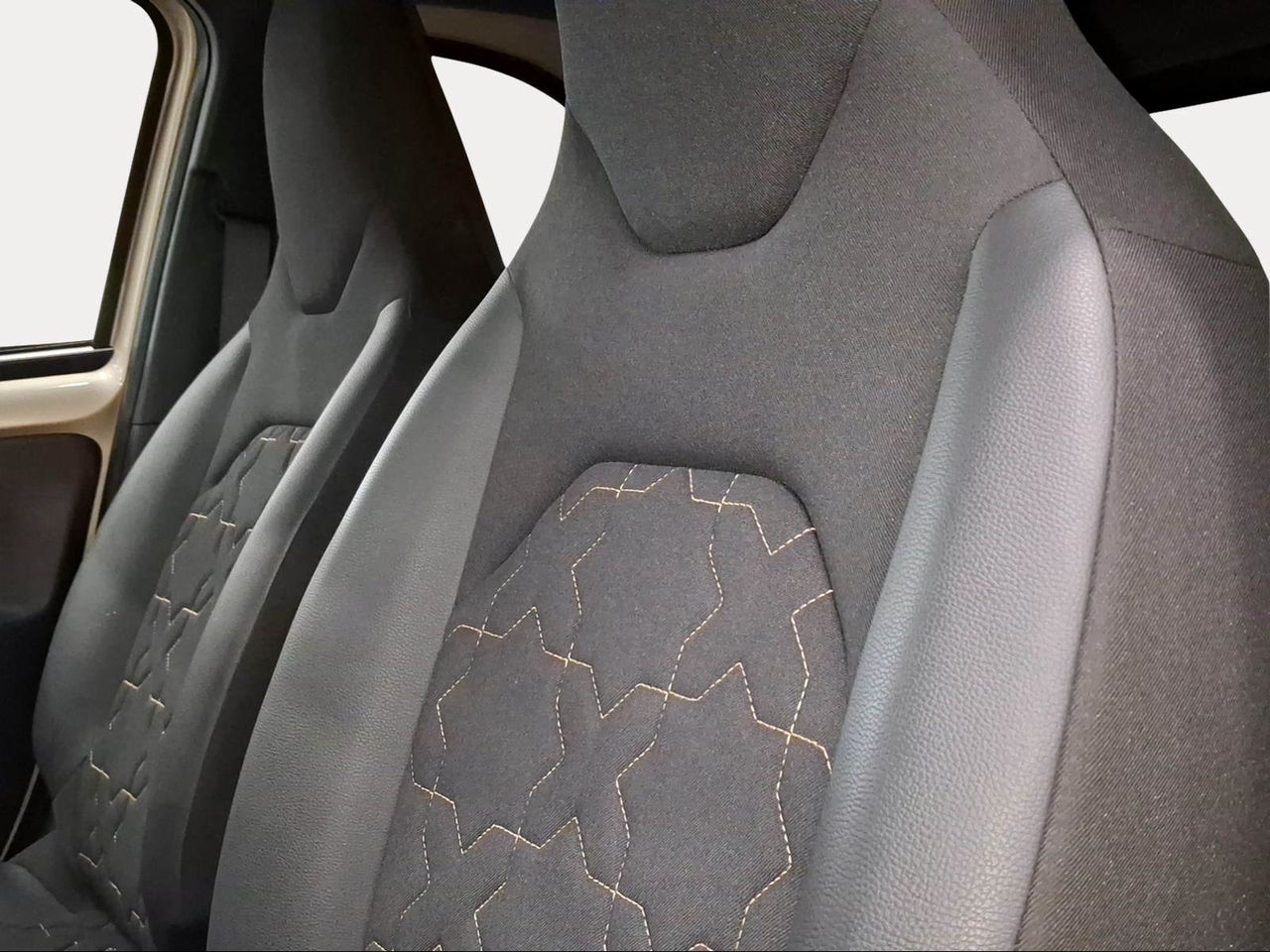 Toyota Aygo X Cross 1.0 VVT-I 72CV Chic CVT  - Foto 22