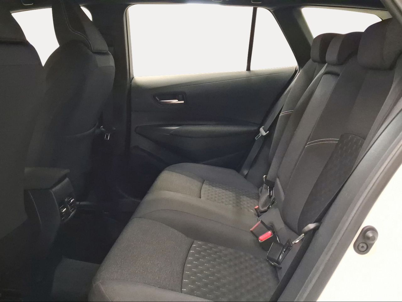 Toyota Corolla 140H Active Plus Touring Sport  - Foto 8