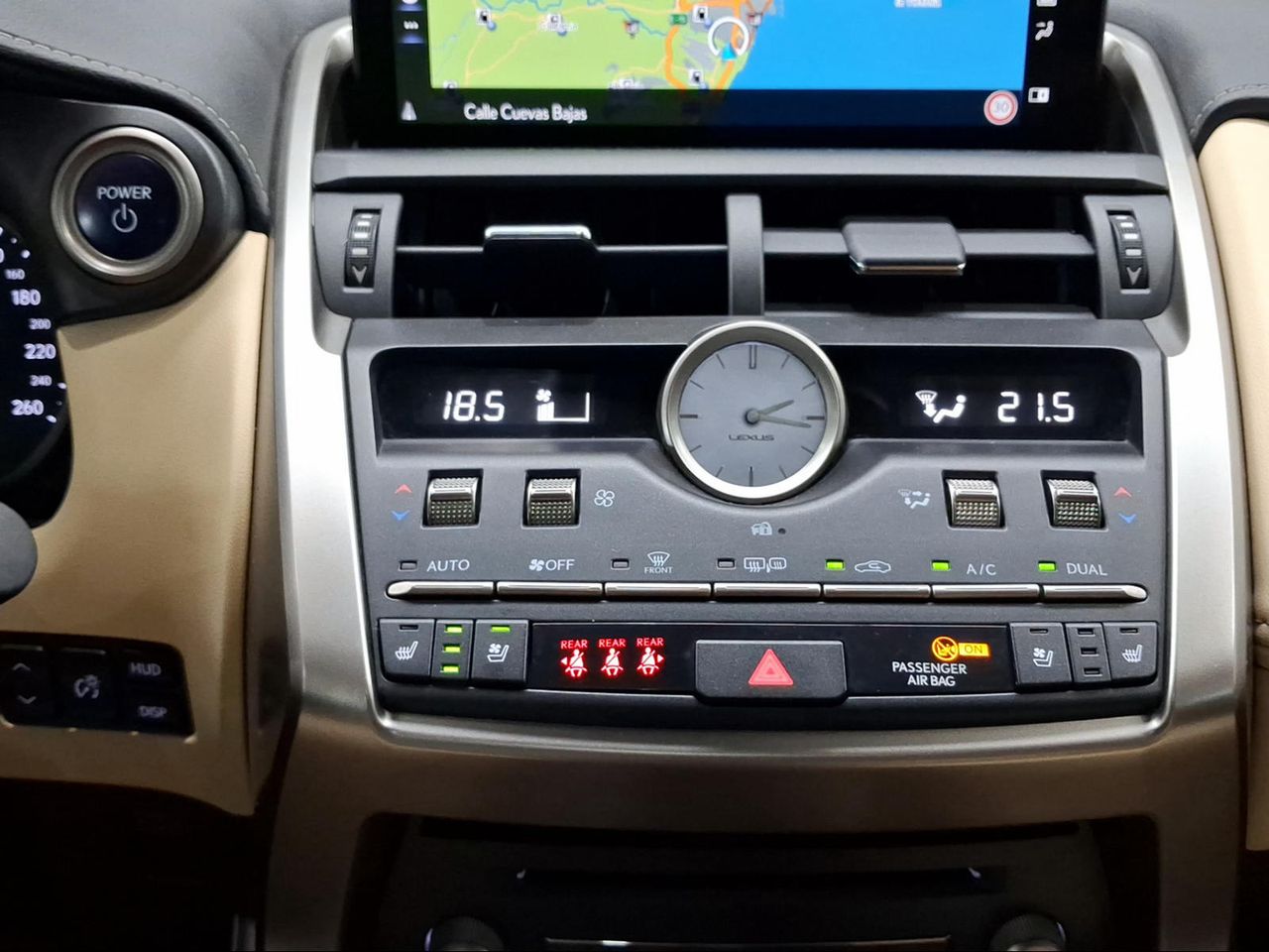 Lexus NX 2.5 300h Luxury 4WD  - Foto 19