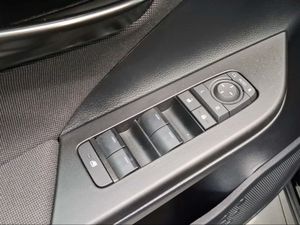 Toyota C-HR 2.0 220PH Advance  - Foto 23