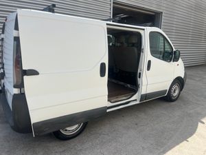 Opel Vivaro 1.9 CDTI  100 CV 6 VELOCIDADES FURGON 3 PLAZAS   - Foto 23