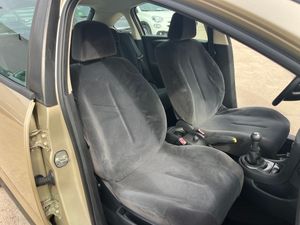 Citroën C4 HDI 110 CV COLLECTION 5P   - Foto 14