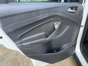 Ford Kuga Titanium 1.5 TDCi Auto-Start-Stop 88 kW (120 CV) 4x2  - Foto 27