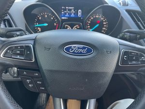 Ford Kuga Titanium 1.5 TDCi Auto-Start-Stop 88 kW (120 CV) 4x2  - Foto 19