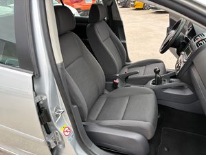 Volkswagen Golf 5p Trendline 1.9 TDI 105 CV  - Foto 13