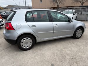 Volkswagen Golf 5p Trendline 1.9 TDI 105 CV  - Foto 21