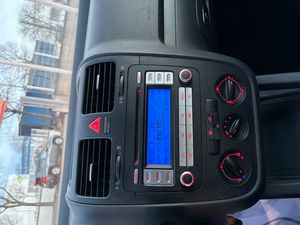 Volkswagen Golf 5p Trendline 1.9 TDI 105 CV  - Foto 11