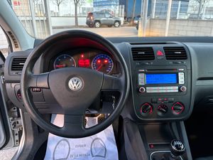 Volkswagen Golf 5p Trendline 1.9 TDI 105 CV  - Foto 14
