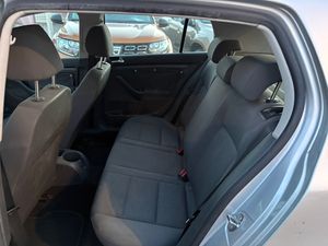 Volkswagen Golf 5p Trendline 1.9 TDI 105 CV  - Foto 12
