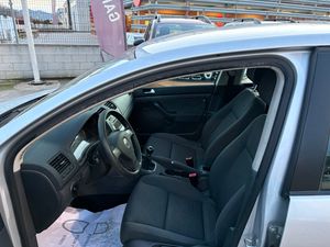 Volkswagen Golf 5p Trendline 1.9 TDI 105 CV  - Foto 7
