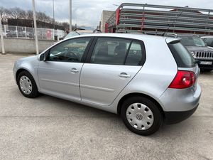 Volkswagen Golf 5p Trendline 1.9 TDI 105 CV  - Foto 19