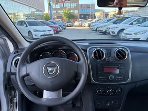 Dacia Logan MVC Laureate dCi 90  - Foto 13