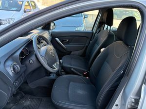 Dacia Logan MVC Laureate dCi 90  - Foto 10