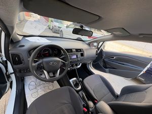 Kia Rio 3p 1.2 CVVT Concept  - Foto 18