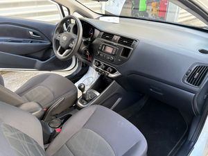 Kia Rio 3p 1.2 CVVT Concept  - Foto 9