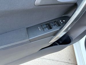 Toyota Auris 120D Advance D4D 120 D 5 P  - Foto 16