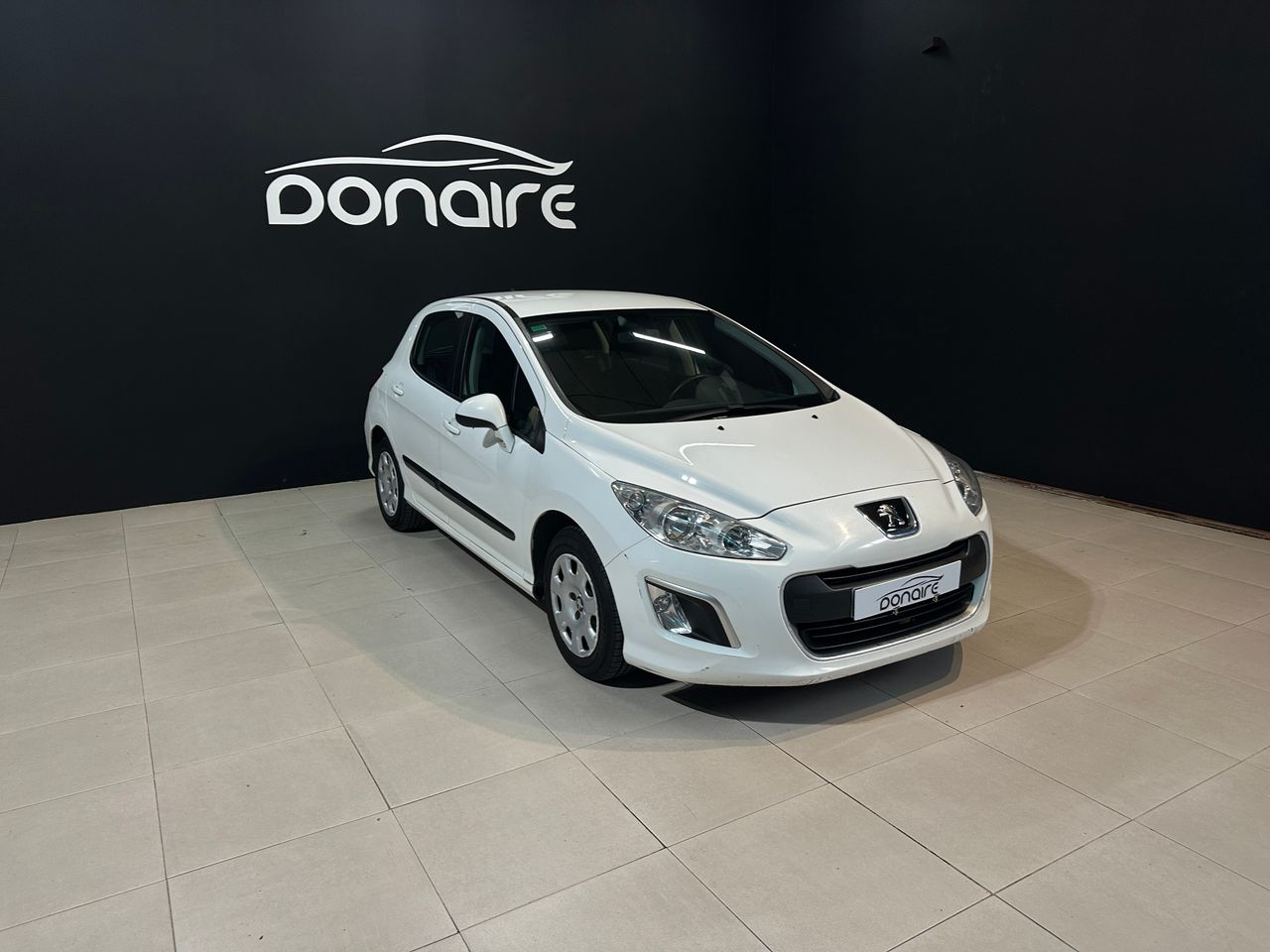 Peugeot 308 5P Access 1.6 HDI 92 FAP  - Foto 1