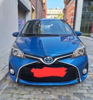 Toyota Yaris HYBRID 